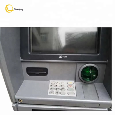 เครื่อง ATM ของธนาคาร NCR ถอนเงิน เครื่องที่ครบถ้วน