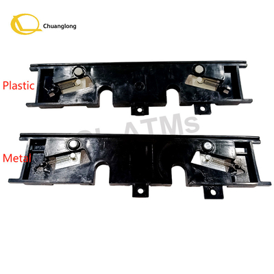 445-0582423 4450582423 เครื่อง ATM อะไหล่ NCR S1 ประตูรถบรรทุกพลาสติก Cassette พร้อมเครื่องกด
