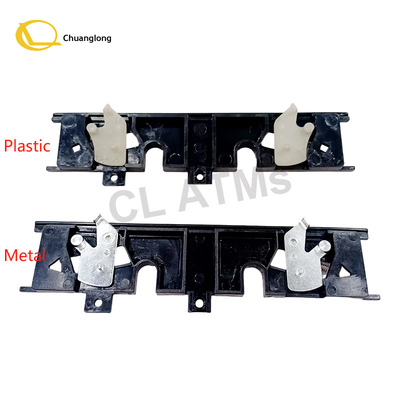445-0582423 4450582423 เครื่อง ATM อะไหล่ NCR S1 ประตูรถบรรทุกพลาสติก Cassette พร้อมเครื่องกด