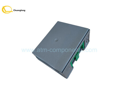 4450693308 445-0693308 ชิ้นส่วนเครื่อง ATM NCR 58XX 6622 6625 ตัวล็อคพลาสติกสำหรับถาดรับคืน